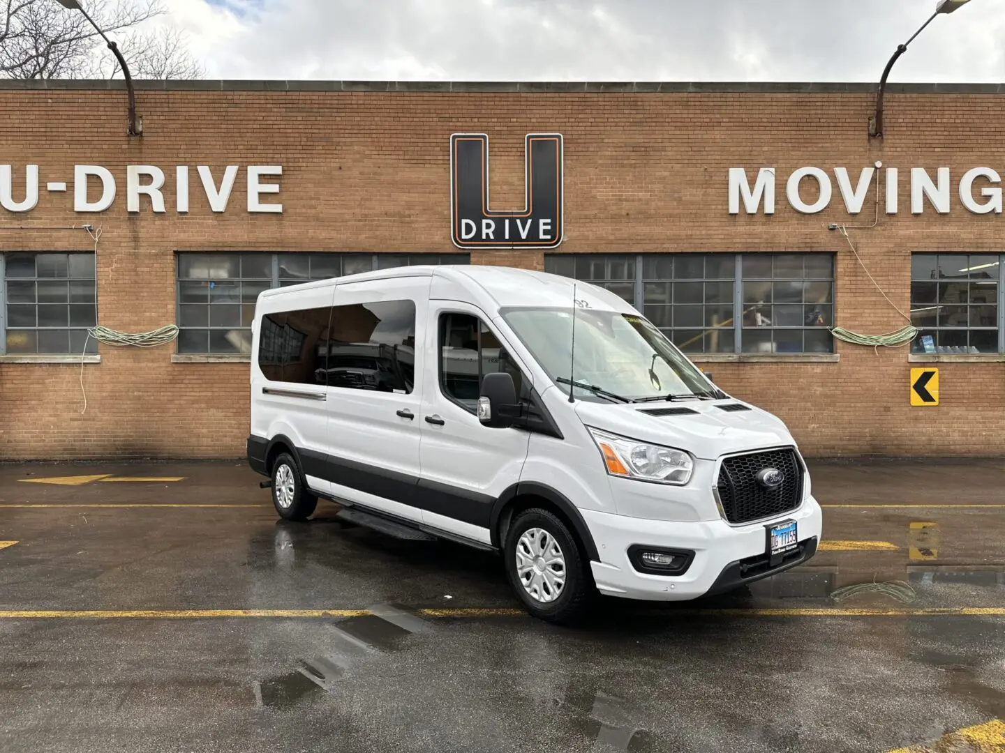 15 foot passenger van rental in Chicago and nationwide
