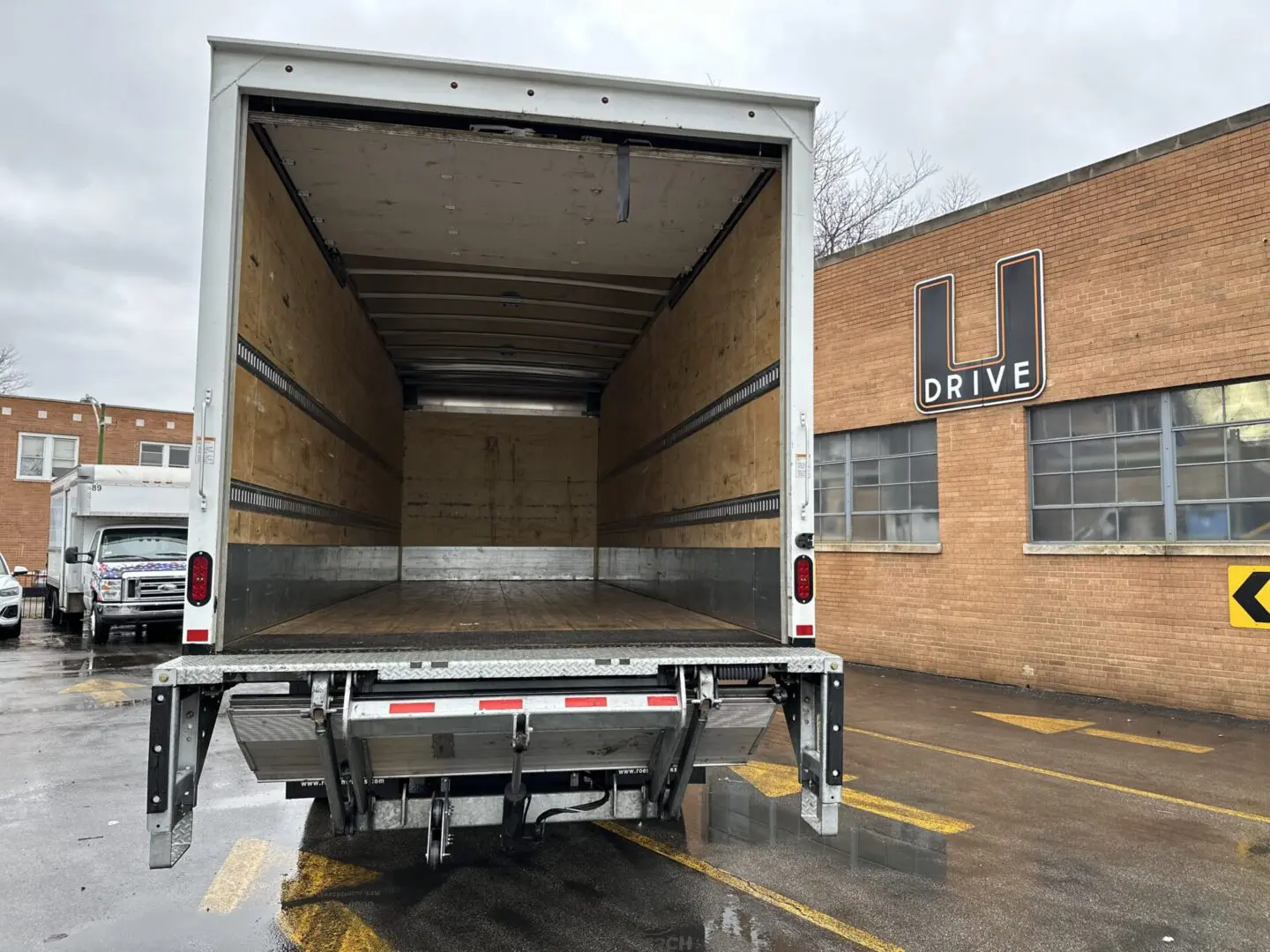 The back of a 24 Foot Box Truck with Lift Gate Rental in Chicago